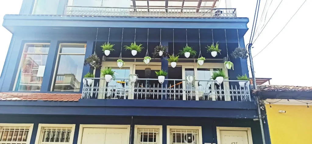 jardin-vertical-artificial-10-jardines-en-todas-partes-quito